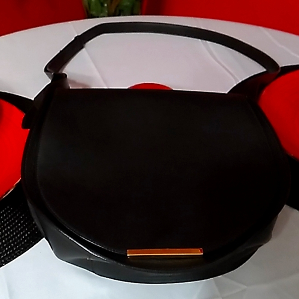 Shoulder bags